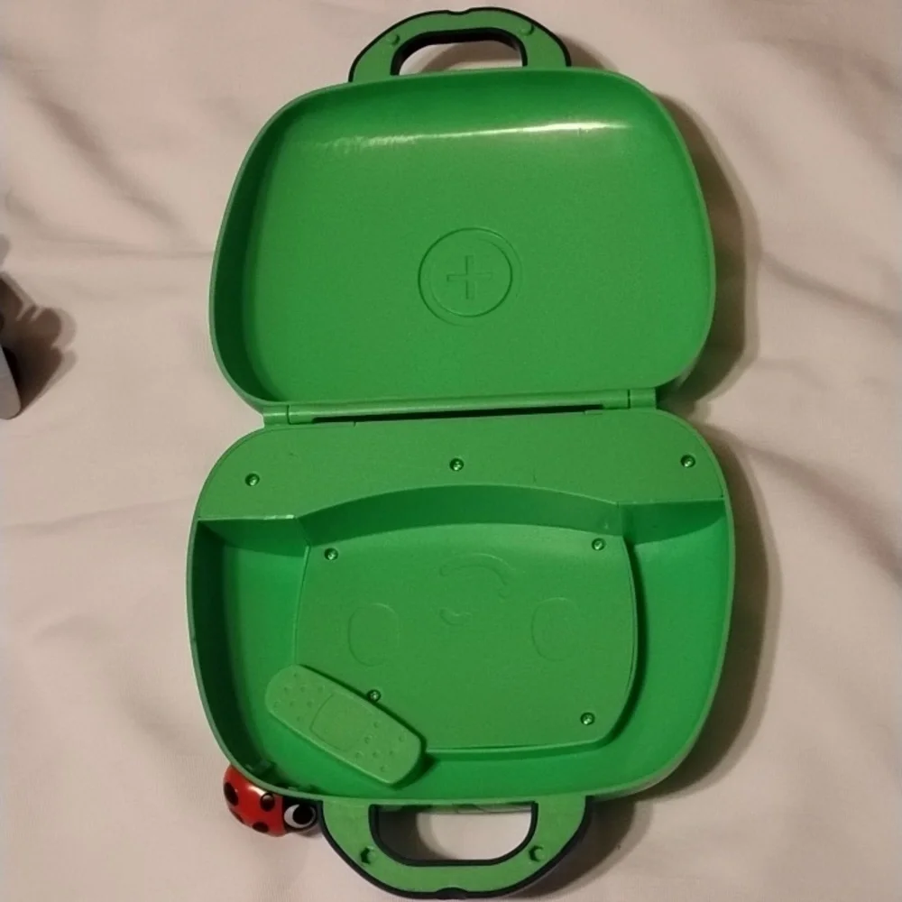 CoComelon Musical doctor Checkup Case With 3 Car Figure Toys JJ, Tomtom & YoYo